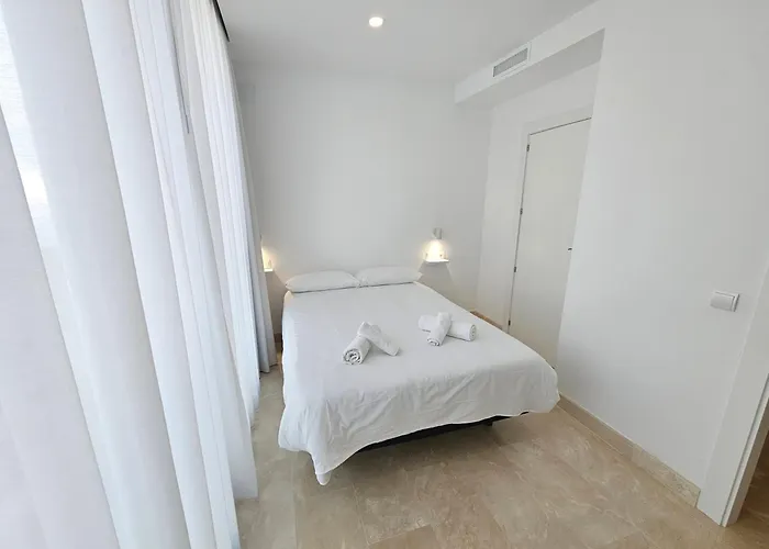 Apartment 1ª Linea De Playa Planta Vistas A Casco Historico Estepona